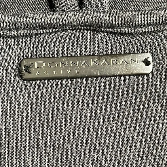 DONNA KARAN Women's Black Sleeveless Top - Picture 11 of 11